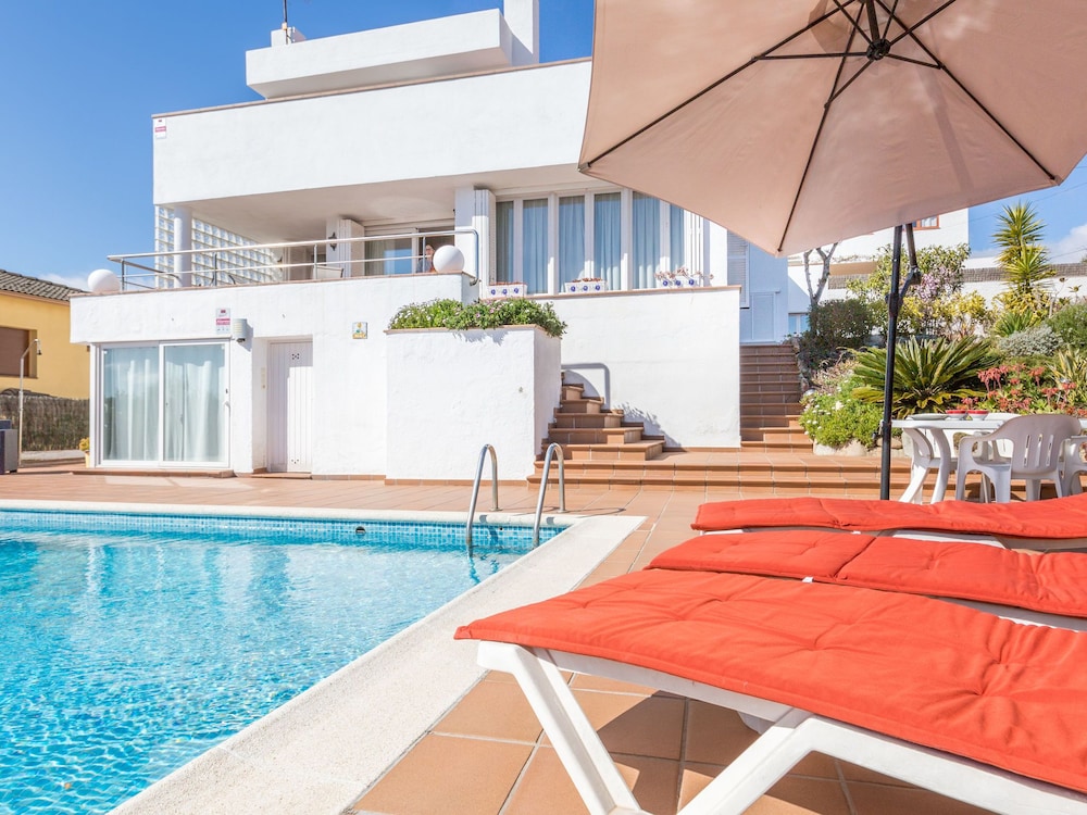 Spacious Holiday Villa With Private Swimming Pool and Various Terraces in Blanes photo 3