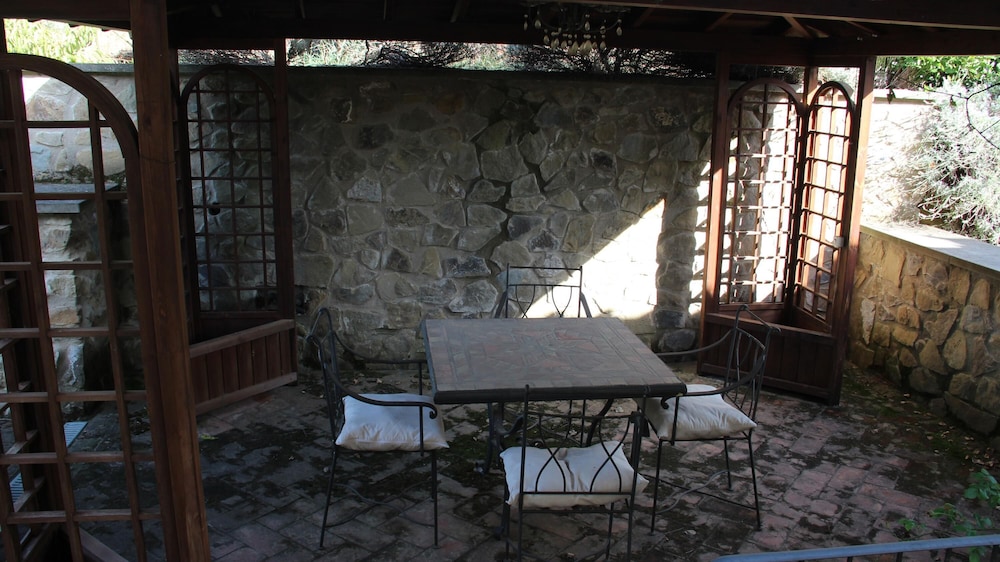 Agriturismo Borgo Santa Lucia Intera Propriet view 4