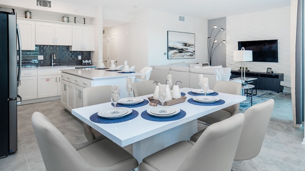 Storey Lake Resort 2 Bedroom Condo w Balcony and Amenities 2 Condo