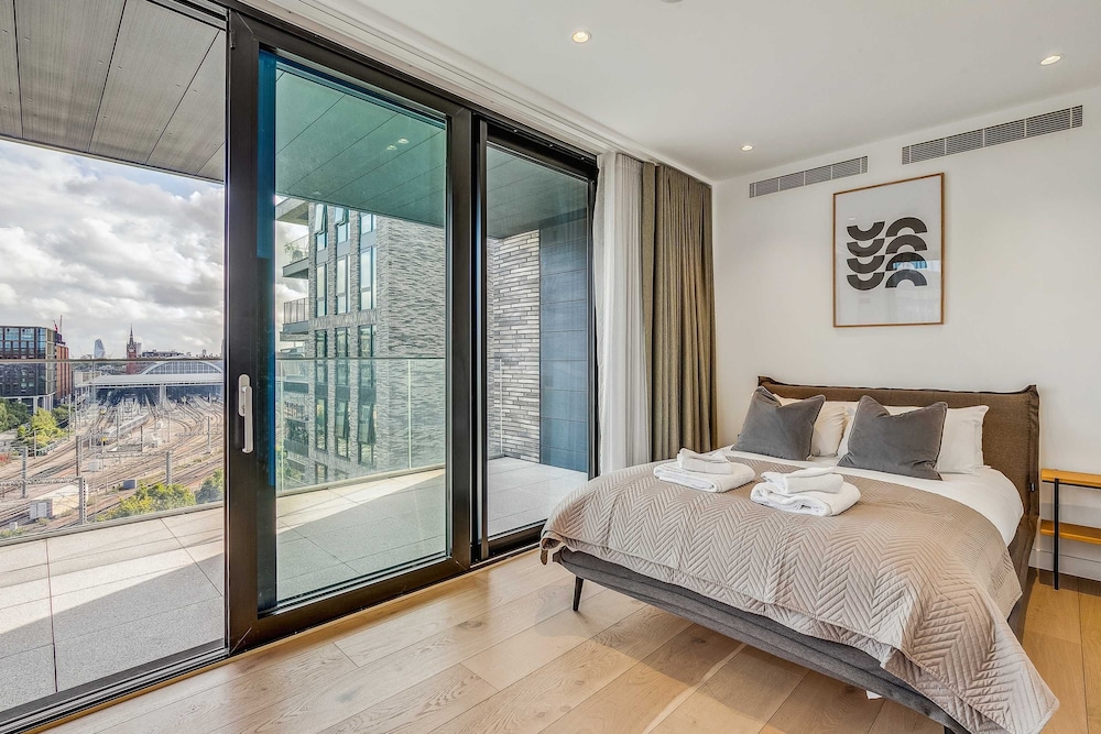 Refined 3-bedroom Condo