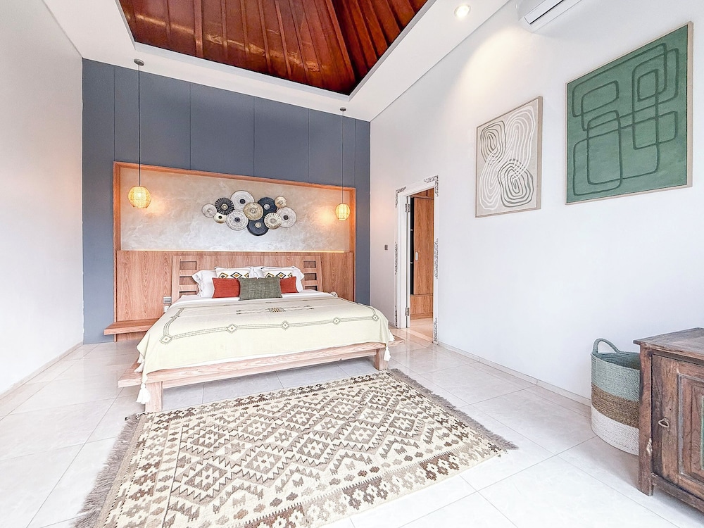 Villa St Calyx by DVH Luxe Retreats 3BR
