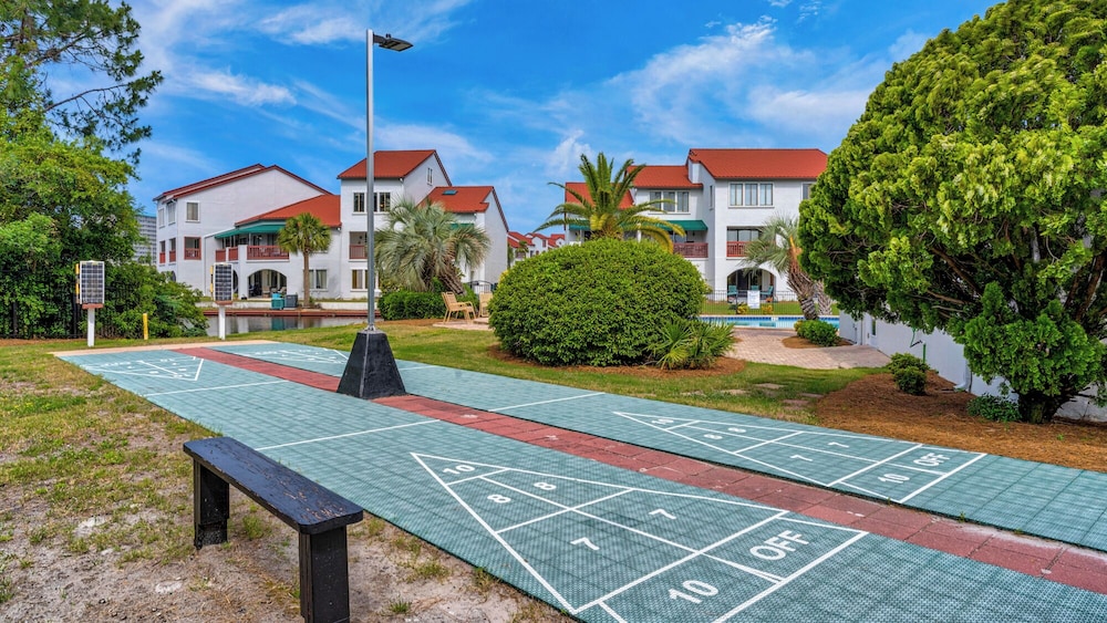 St. Thomas Square
