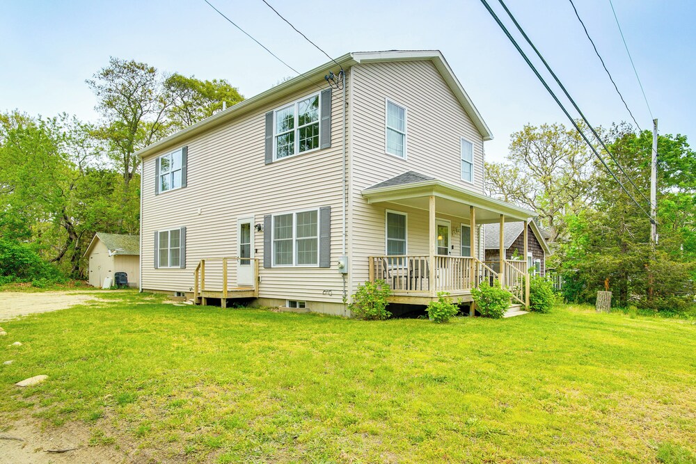 Martha's Vineyard Home: Walk to Oak Bluffs Beach!