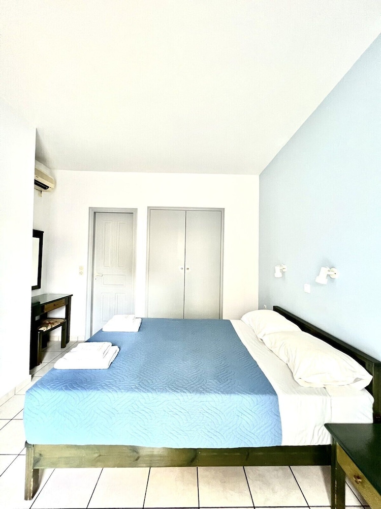 Mediterranea Apartments view 3
