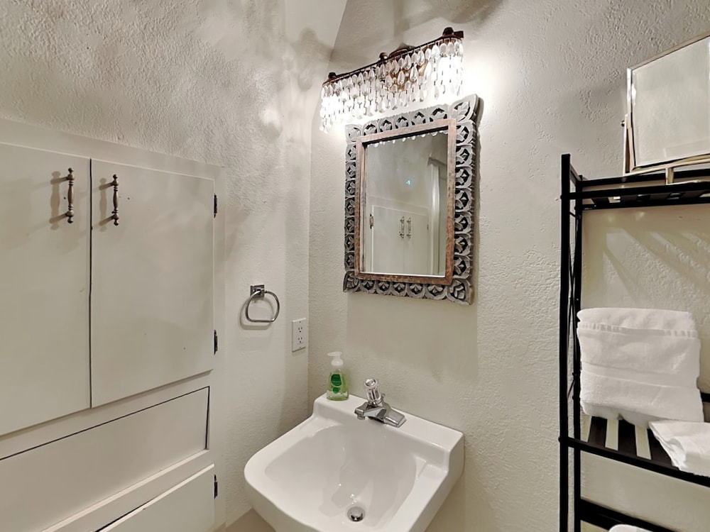 Doc's Den by Ruidoso Vacation Rentals