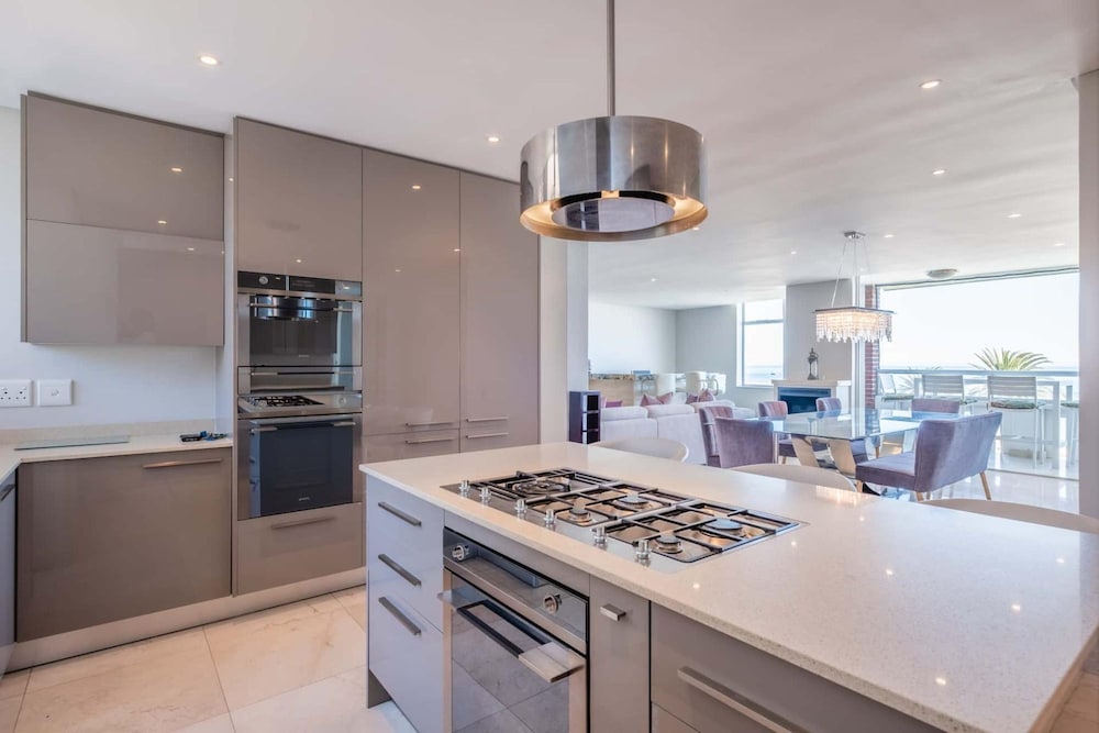 Ocean View Camps Bay 3bed Apt Beach Vistas