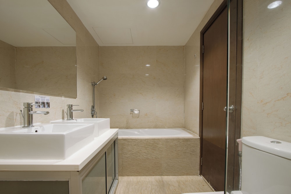 NaiBnB @ Regalia Residence