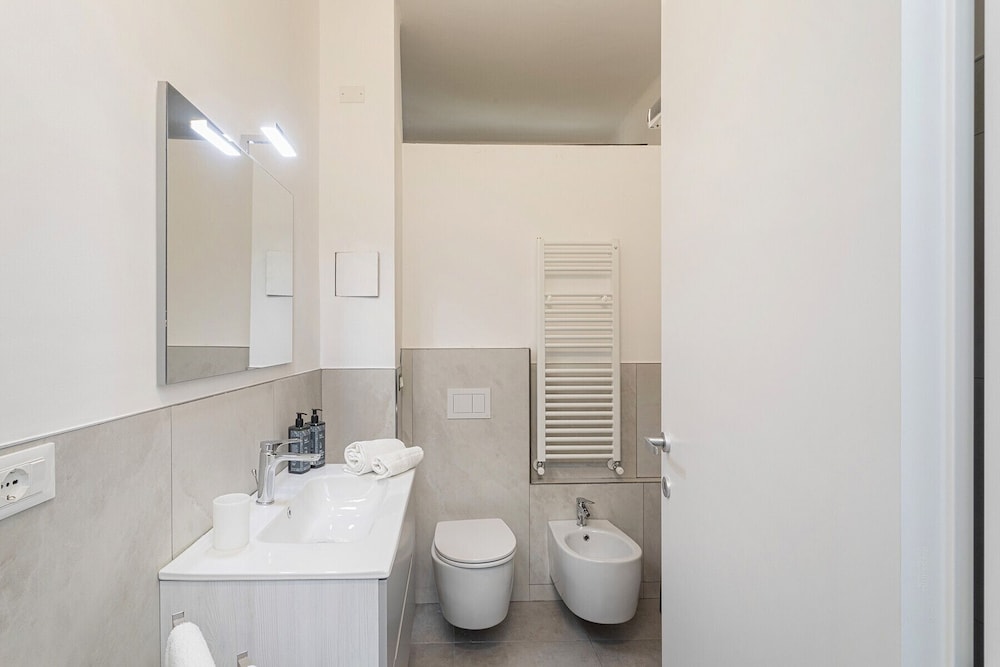 Quinto Modern Flat by Wonderful Italy