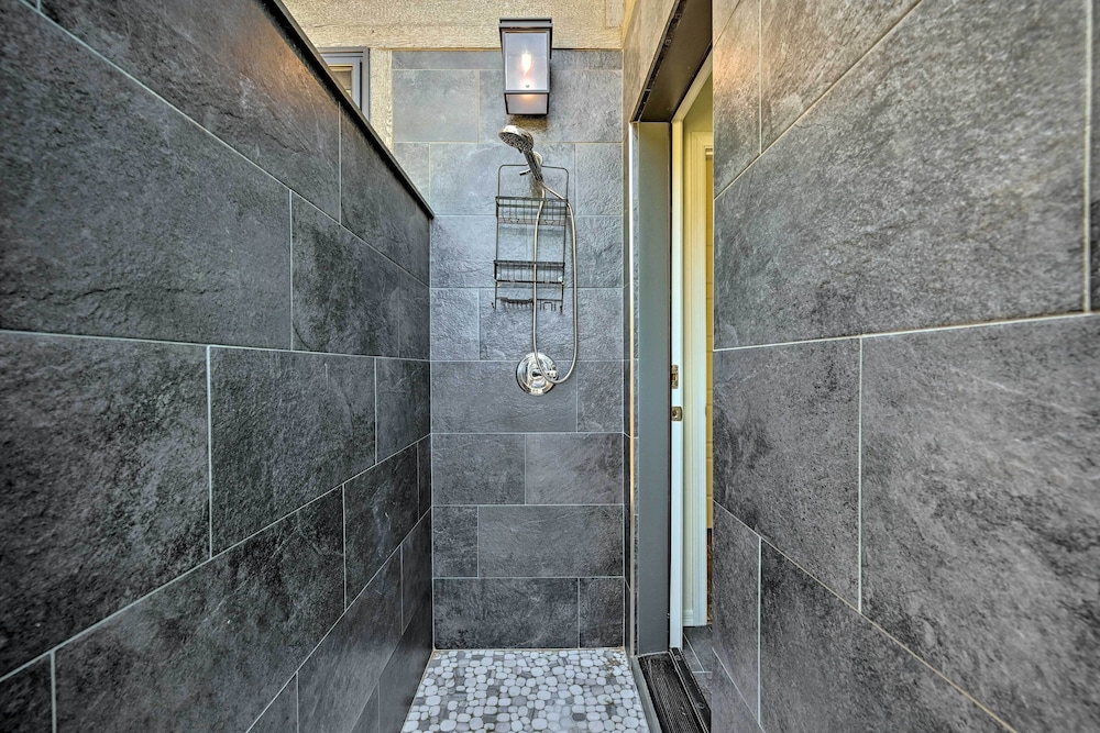 Luxe Pine Escape w/ Mtn Views  Gas Fire Pit! - Property Image 1