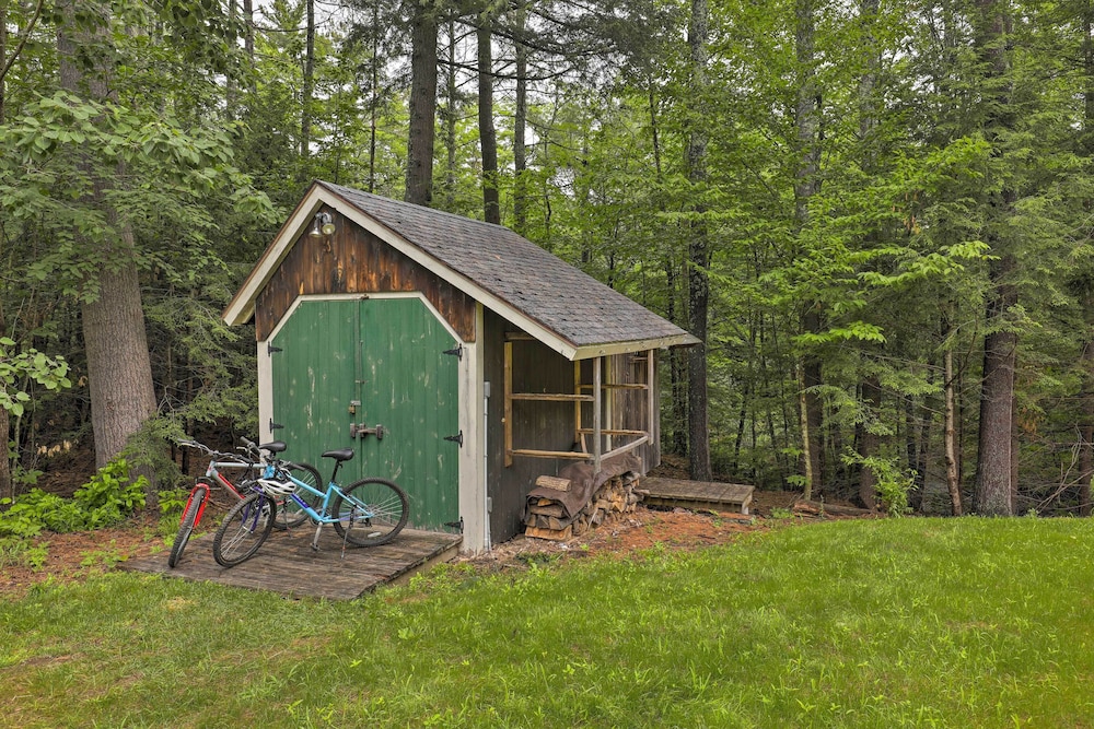 Charming Jaffrey Cottage w/ Deck & Grill! view 5