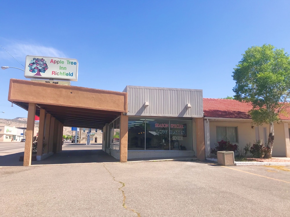 Richfield Vacations - Appletree Inn - Property Image 6