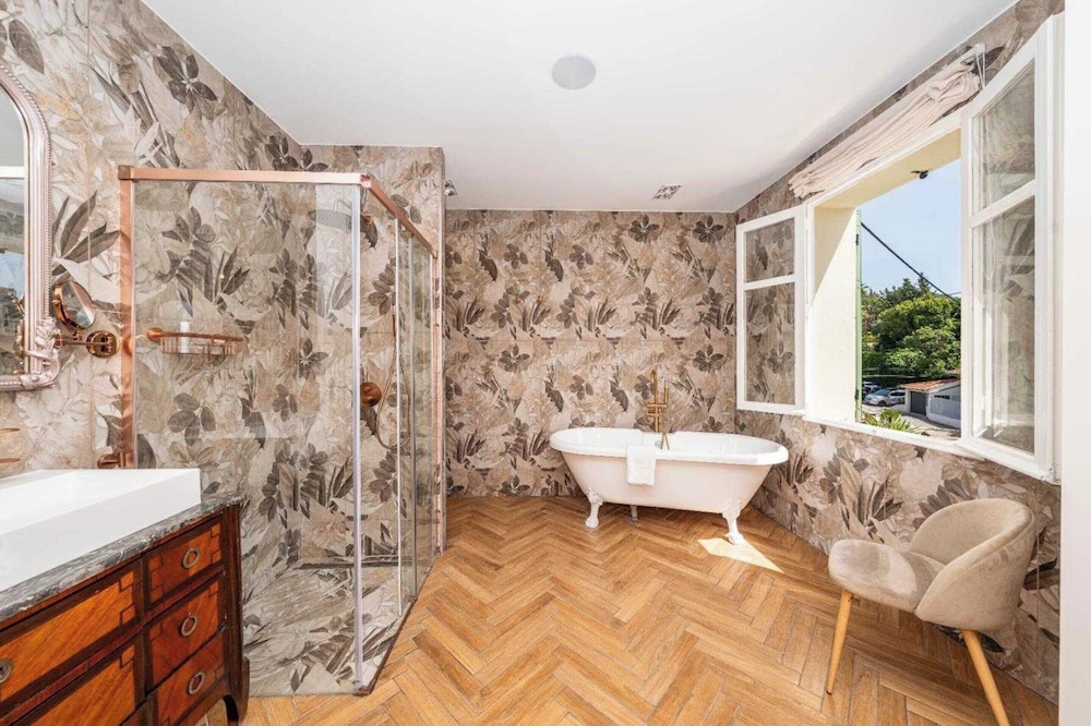 Superb Villa With Swimming Pool & Wellness Area