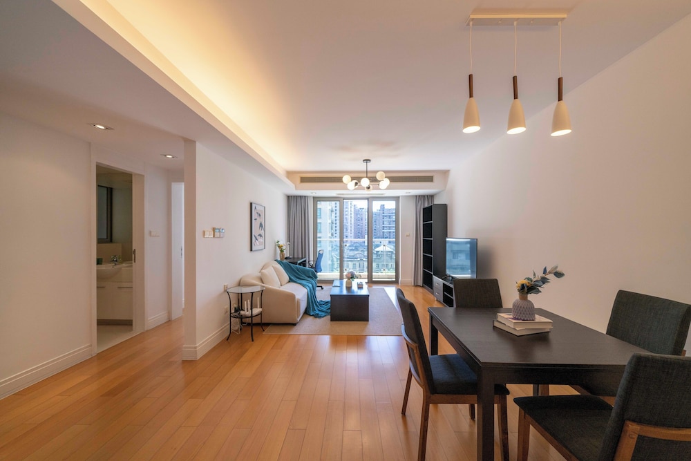 Tyms Family 1BR 1BA Apt Xujiahui