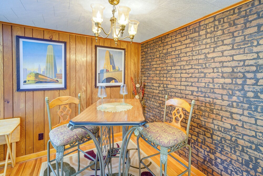 4 Mi to Off-road Park: Beckley Area Townhome