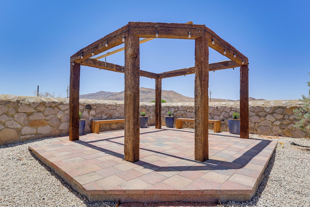Walk to State Park: Secluded Retreat in Las Cruces