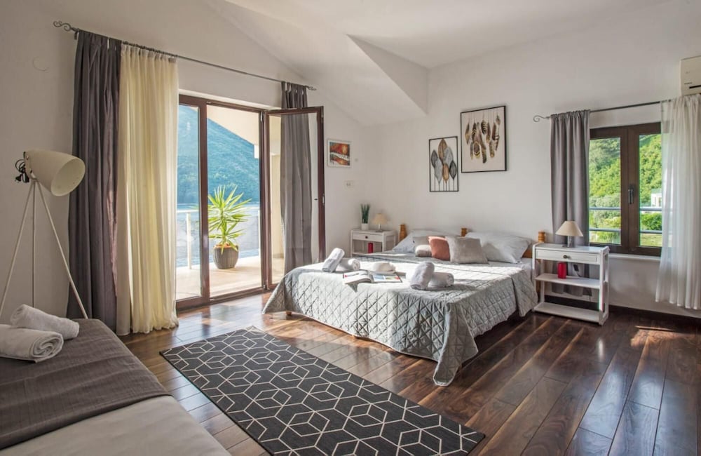 Studio Flat With View Near Beach in Tivat photo 1