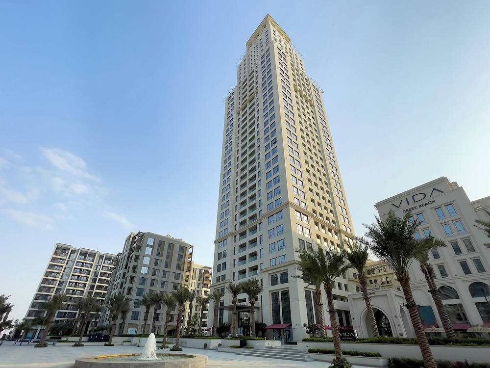 Cozy 1BR at Vida Residences Creek Beach