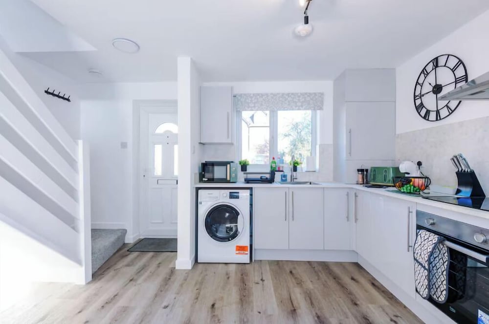4 Eversley Park