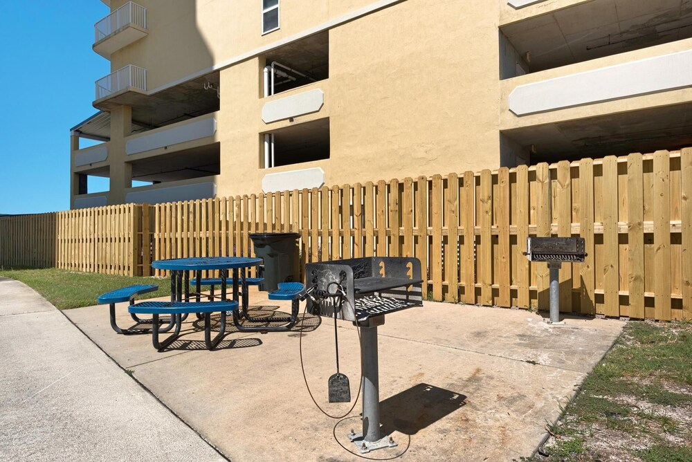 Long Beach Resort 4-902