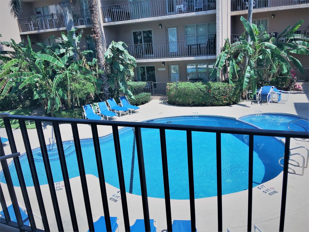 Beachview Unit #214 2 Bedroom Condo by RedAwning