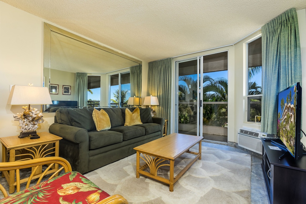 Maui Banyan - Maui Condo & Home view 4