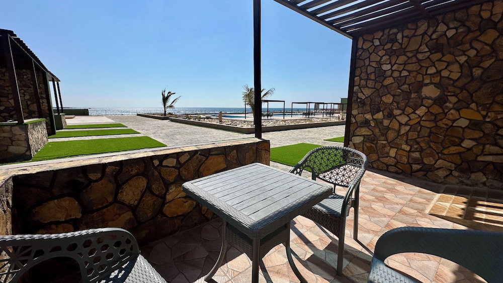 Roushan Resort