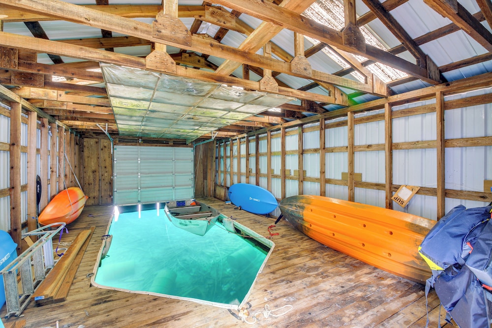 Boat, Fish, Swim: Lake Pend Oreille Gem w/ Deck!
