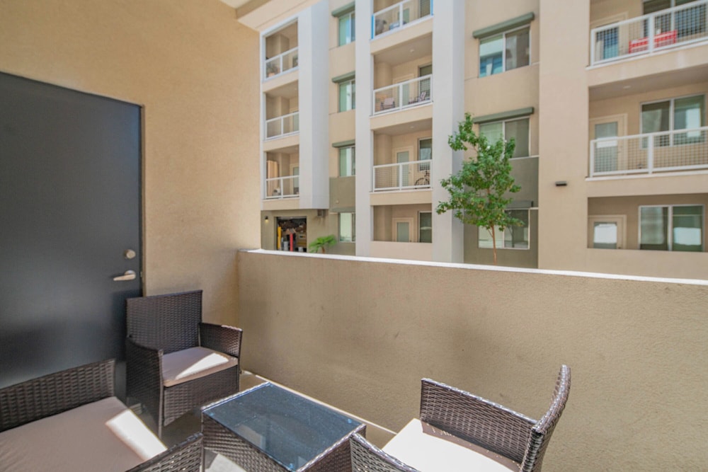 ROVE LIVING/KB - Scottsdale Grand