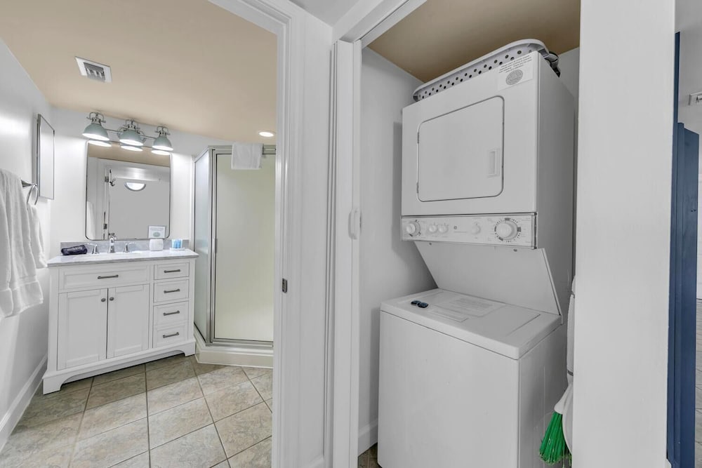Pelican Isle 211- Sugar Sands Retreat