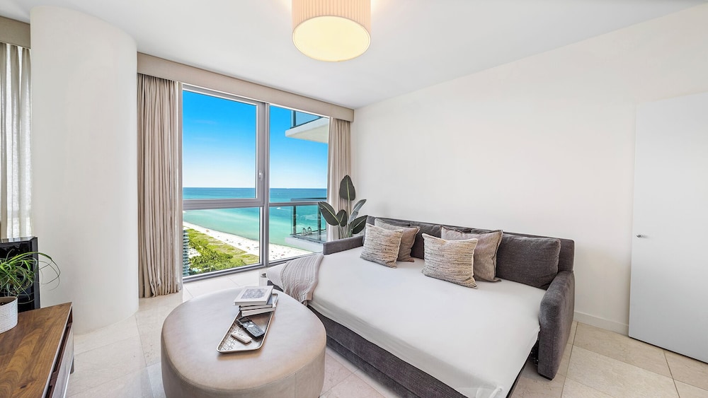 Luxury Vacation Rentals at The Setai by LRMB