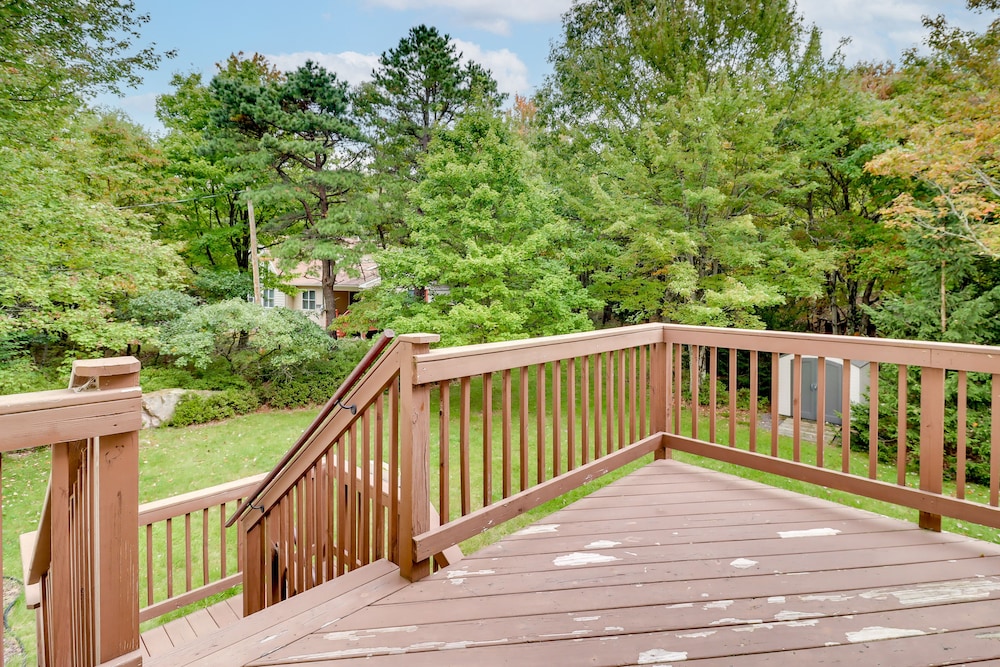 Blakeslee Home w/ Game Room - 5 Mi to Skiing!
