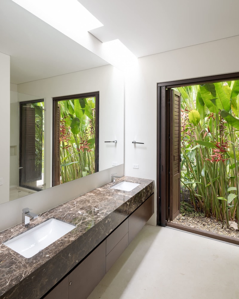 w Amazing 4BR Villa at Mesa de Yeguas