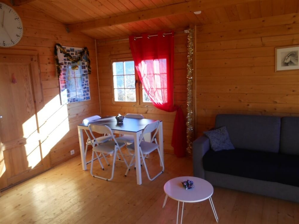 Les Chalets De Lozzi