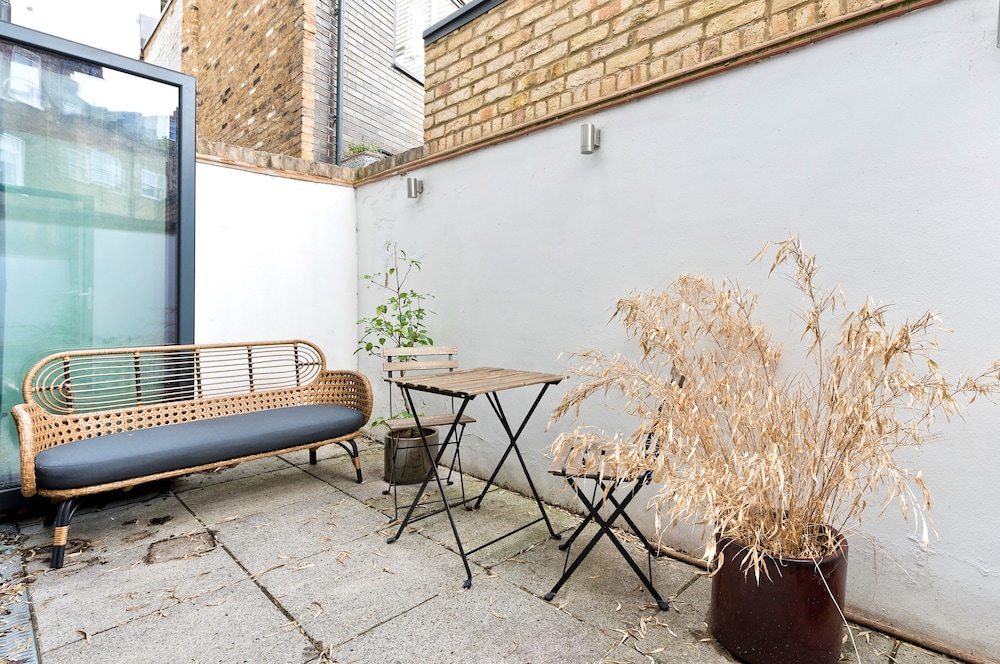 outdoor bbq area