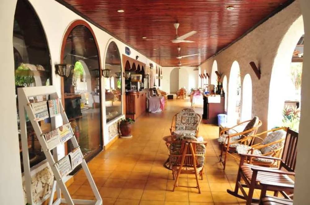 Best Western Jangwani Sea Breeze Hotel