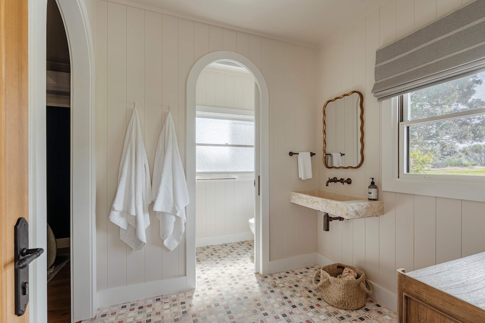 Moraea Farm Suite in Berry