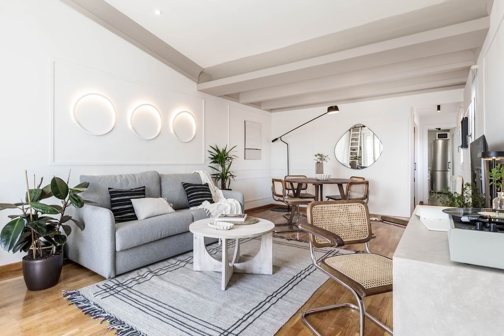 Minore - 1 Bedroom Penthouse and Terrace in Chueca