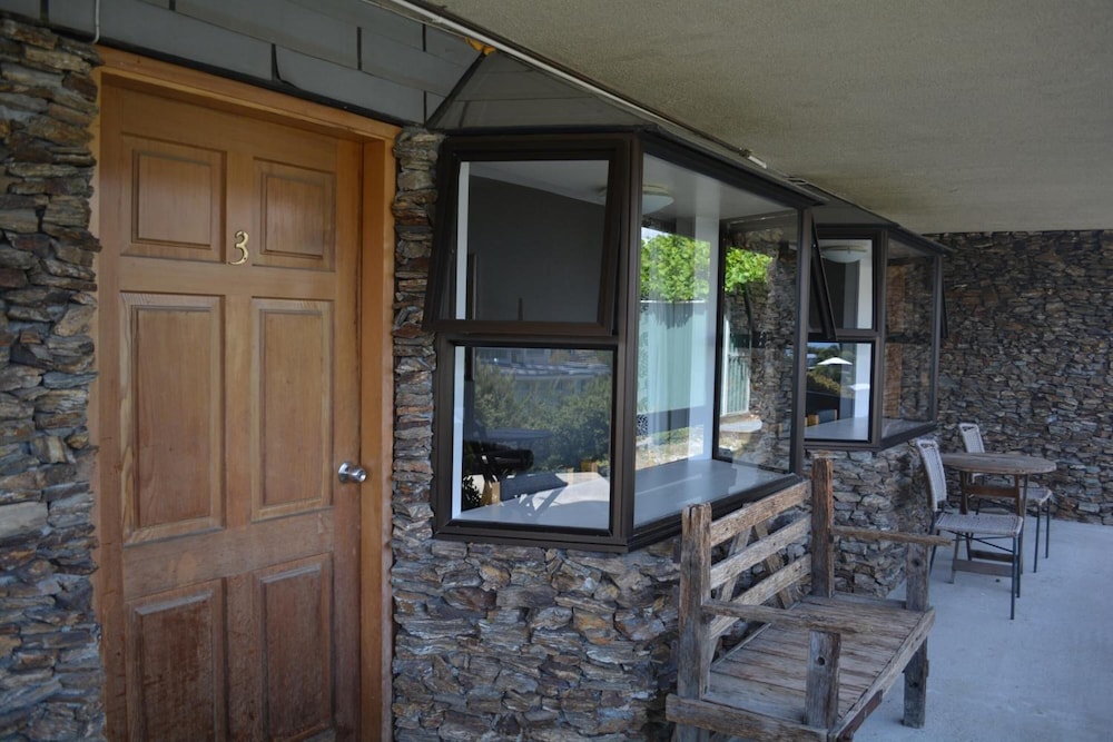 Lakeview Motel
