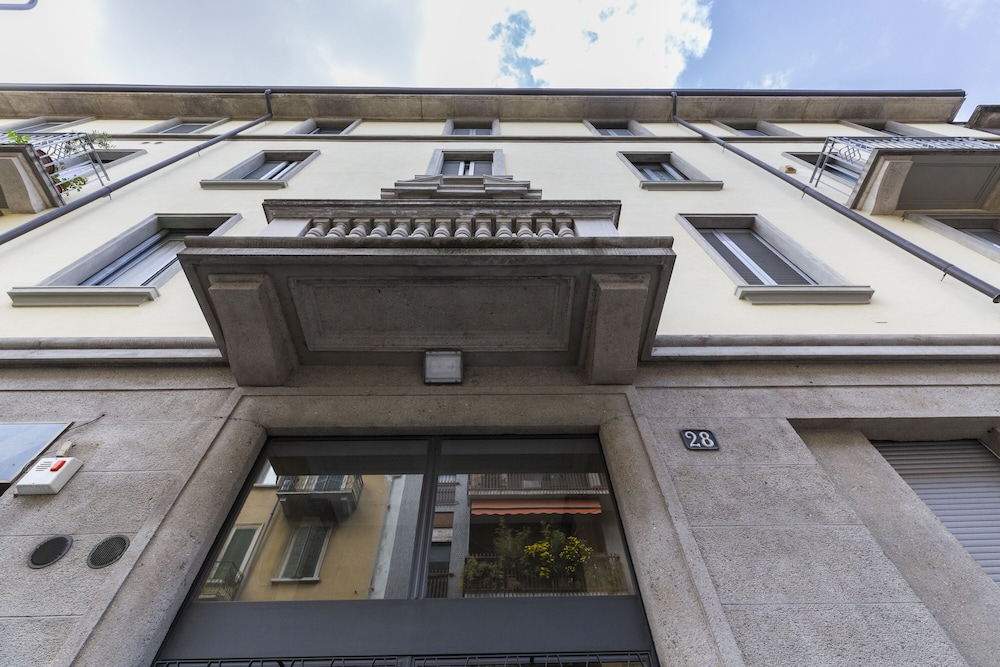notaMi -  Titty House Crocetta