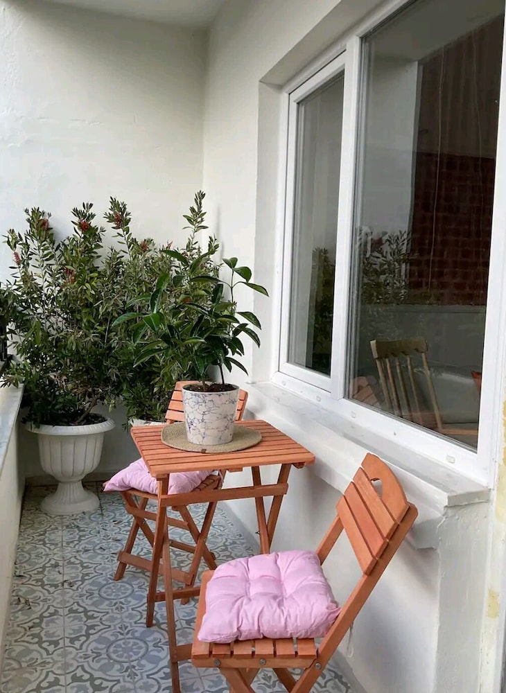 2BR and 2bath balcony apt in heart of isatanbul #3