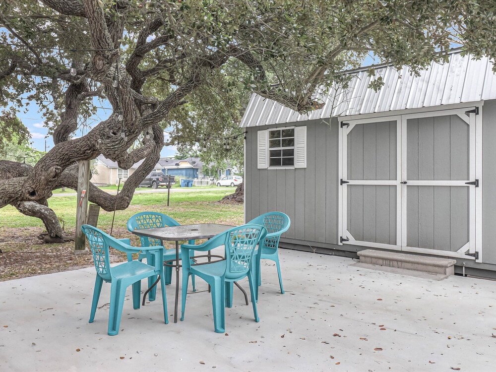 Merry Macaw Rp203b 1 Bedroom Duplex by RedAwning view 4