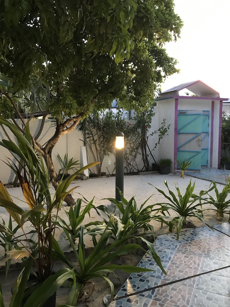 Azoush Tourist Guesthouse