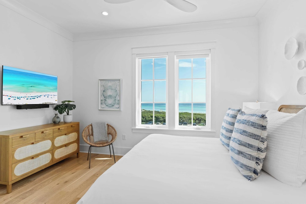 Sleeps 24 Beach Retreat w/ Pool, Rooftop Deck, Steps to Inlet Beach & Near Rosemary, Alys, Seacrest Dining & Shops The Palm 30A by Avantstay