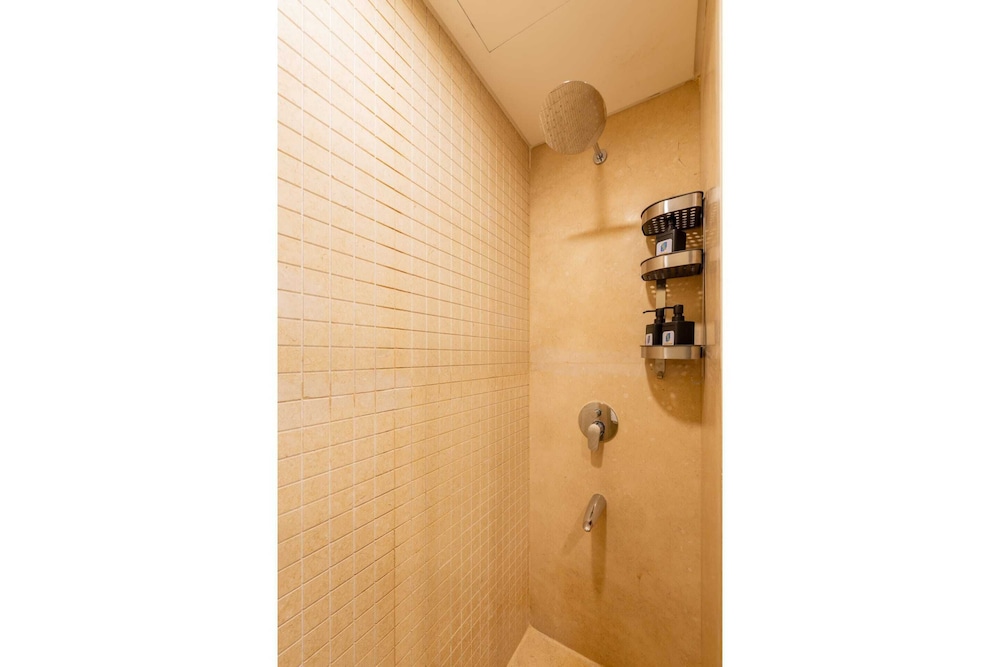 Xuru Stays I Homestyle 3BR Penthouse Pool & Beach View