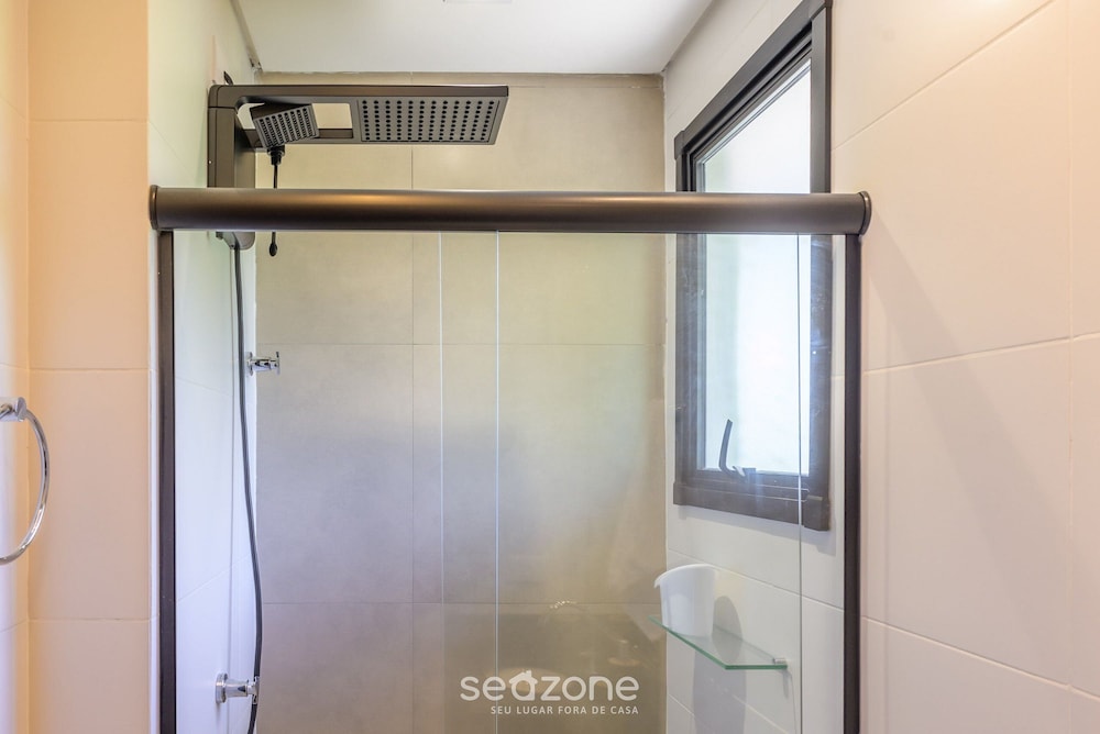 HRE - Apartments 290 m From Toninhas Beach