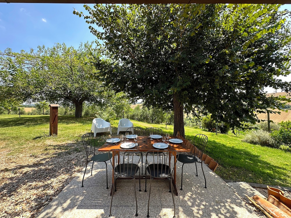 Mimosa Apartment in Historic Villa With Pool and air Cond in Senigallia