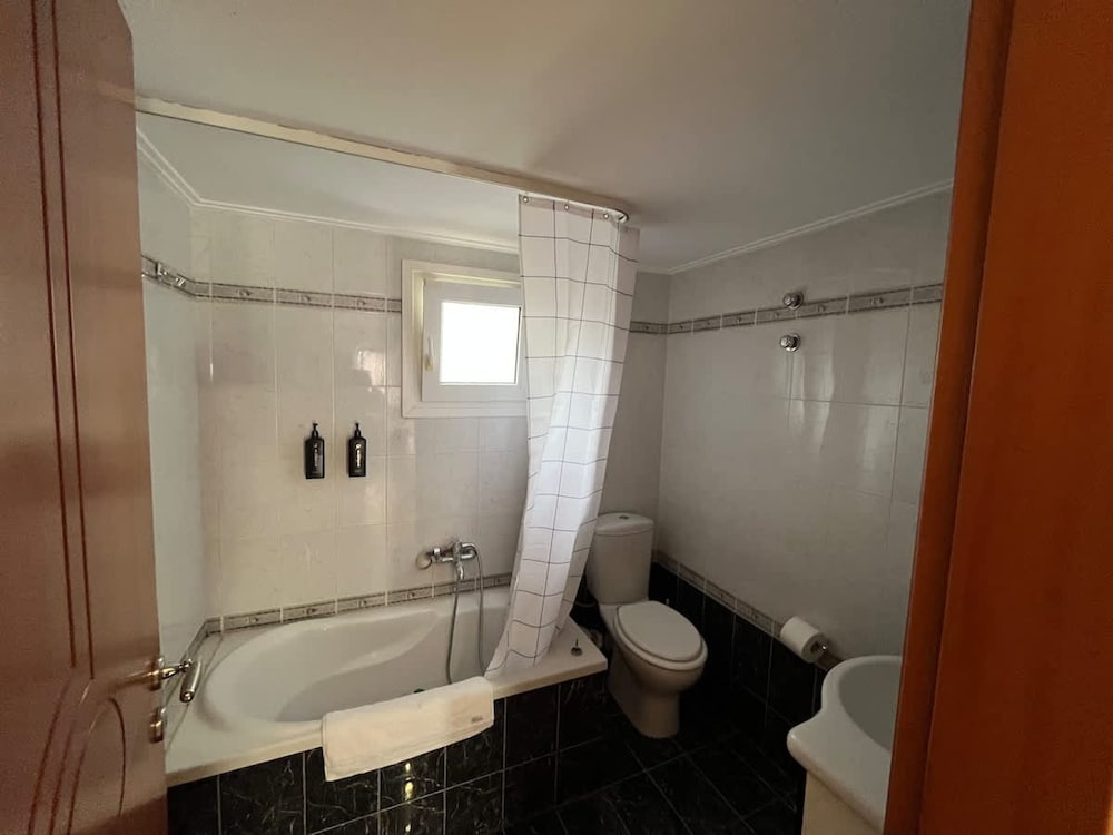 Cozy Apartment in Old Town Ano Polis