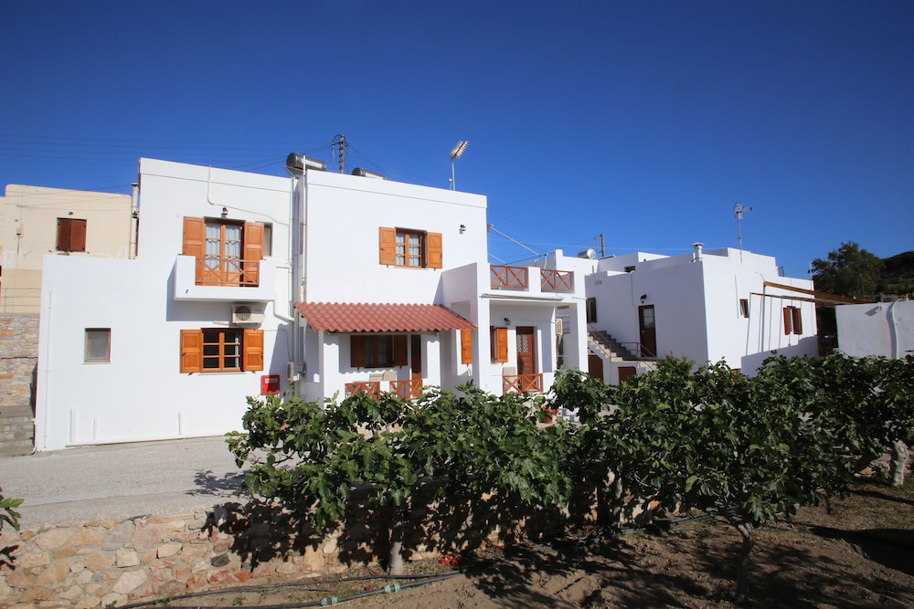 Oasis Rooms & Studios