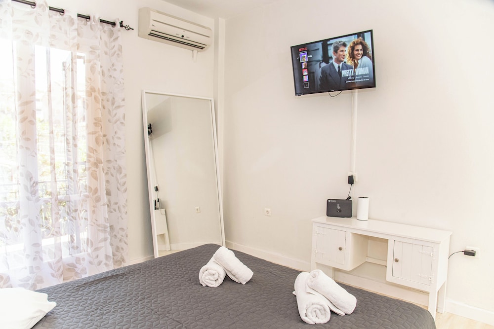 Antonia's Apartments