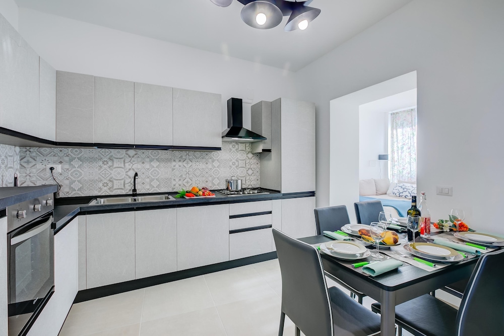 Darma s House 3 Minutes From Monate Lake view 2